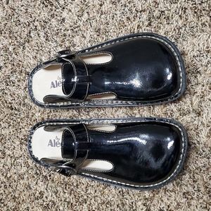 NEW Alegria shoes